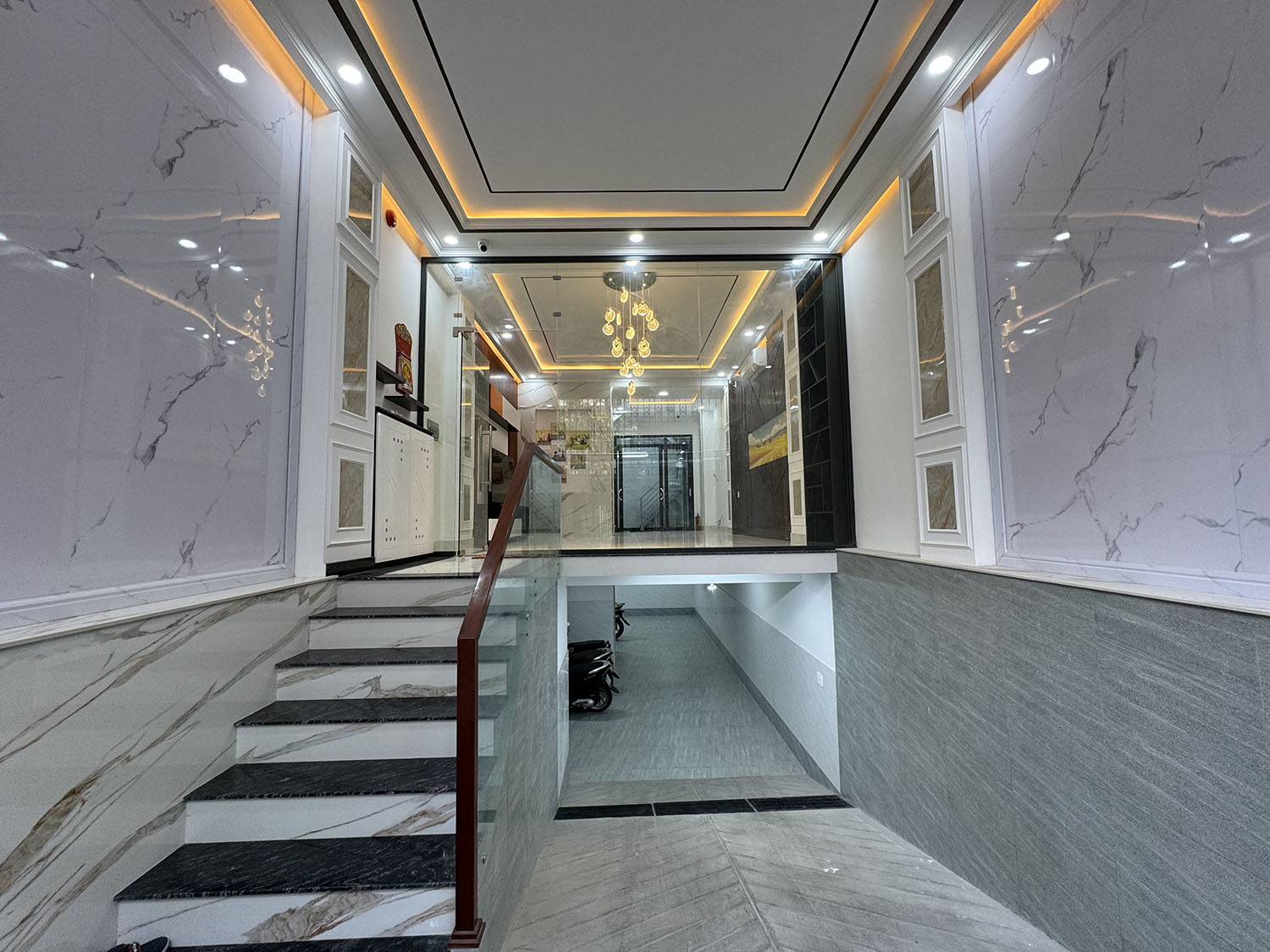 Siêu phẩm Hầm, 4Lầu, ST, thang máy (4,75x17=80,75m2) full nội thất cao cấp đường nội bộ 12m khu VIP 3 tháng 2